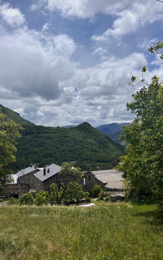 Apartamentos Turisticos: Tu Casa En Sahun Exteriér fotografie
